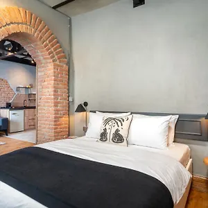4* Aparthotel Urban Quarters - Bueklue
